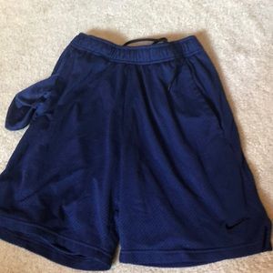 NIKE SHORTS
